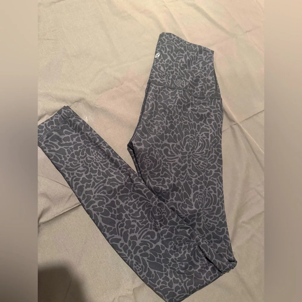 Lululemon Wunder Under Pant High-Rise Roll Down Full-On Luxtreme Petal Camo sz 2